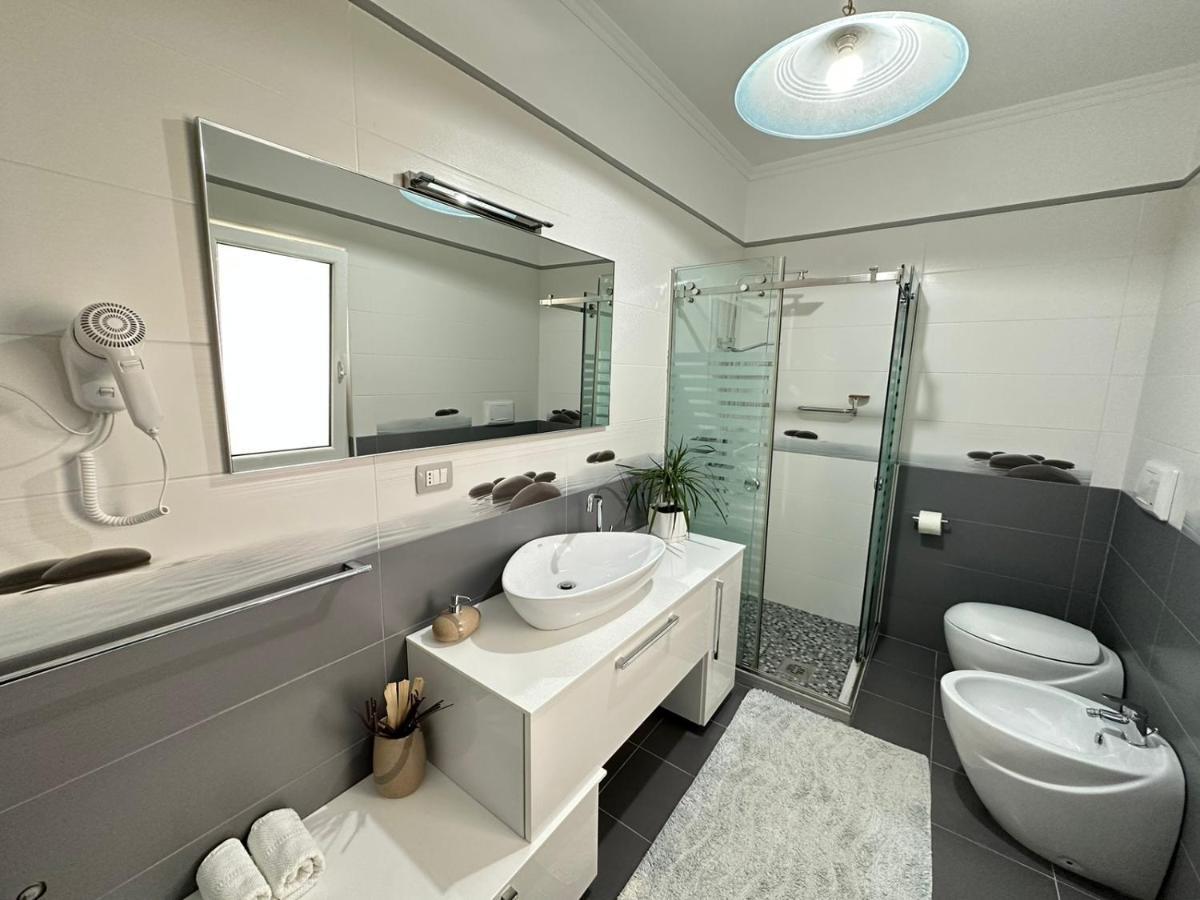 Home Aquamarine & Residence Vlorë Esterno foto